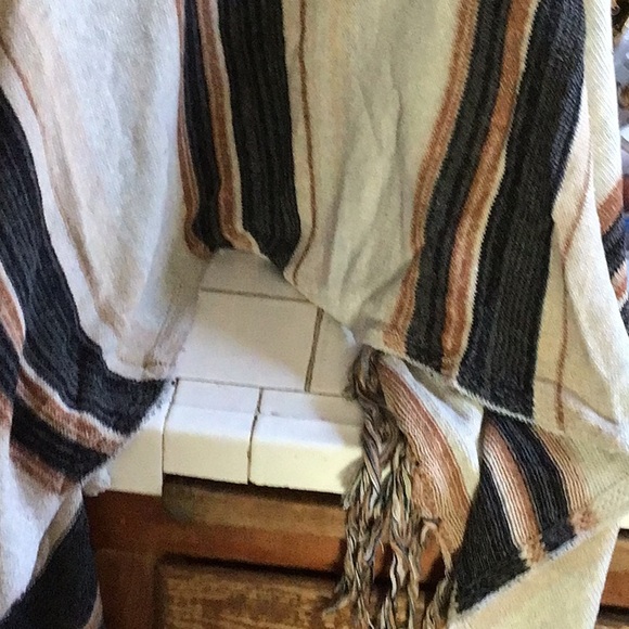 SALE ! Boho Aztec shawl cardigan - Picture 6 of 8
